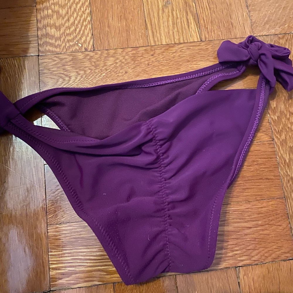 Purple bikini - Picture 2 of 2